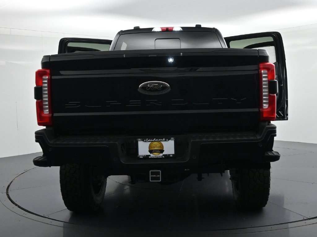 Ford F-250SD Vehicle Full-screen Gallery Image 29