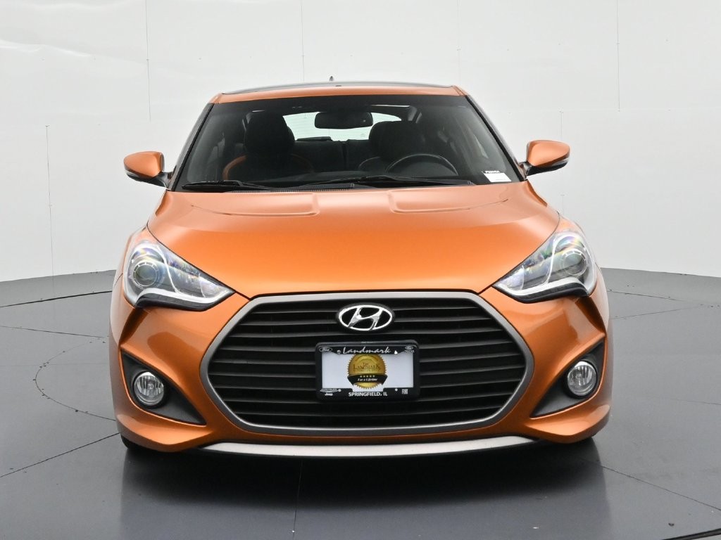 Hyundai Veloster Vehicle Full-screen Gallery Image 3
