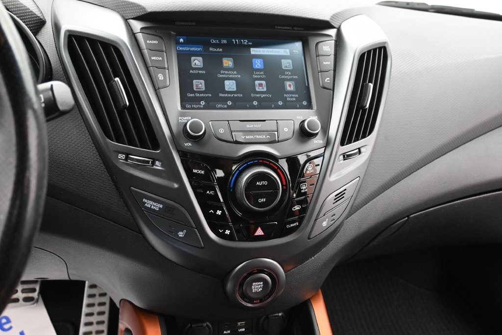 Hyundai Veloster Vehicle Full-screen Gallery Image 12