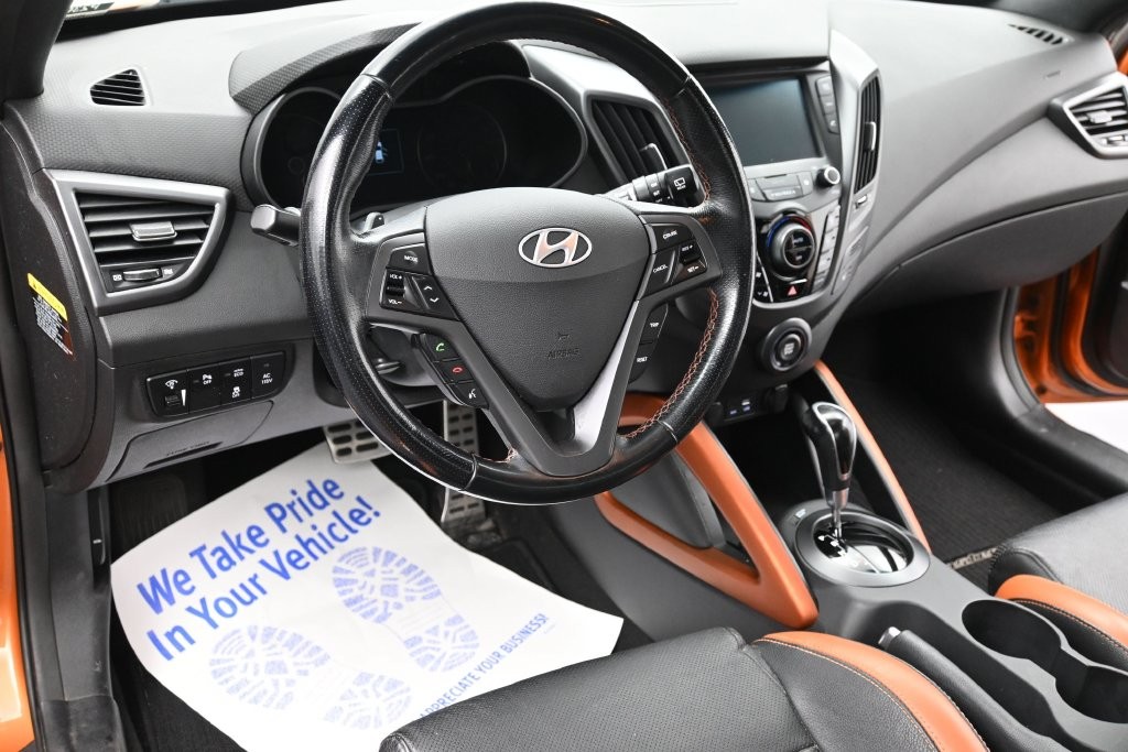 Hyundai Veloster Vehicle Full-screen Gallery Image 15