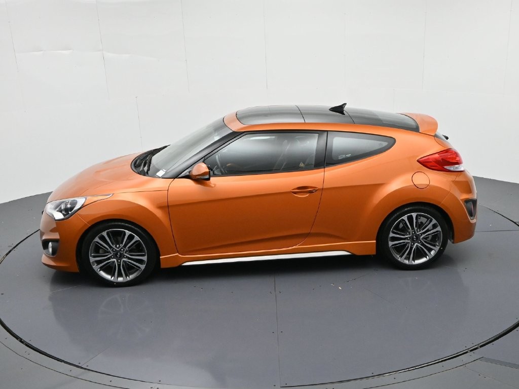 Hyundai Veloster Vehicle Full-screen Gallery Image 19