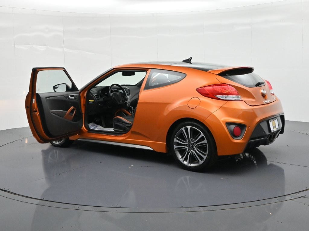 Hyundai Veloster Vehicle Full-screen Gallery Image 25
