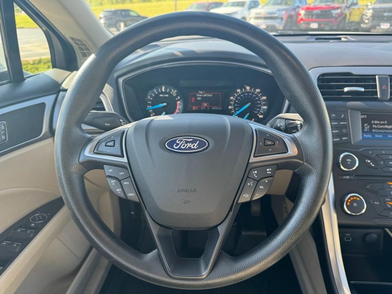 2018 Ford Fusion SE photo