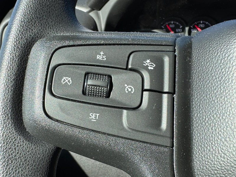 Chevrolet Silverado 1500 Vehicle Image 12