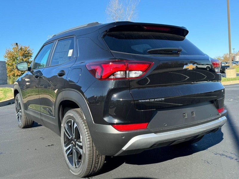 Chevrolet TrailBlazer Vehicle Image 05