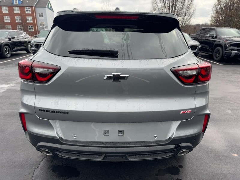 Chevrolet TrailBlazer Vehicle Image 04