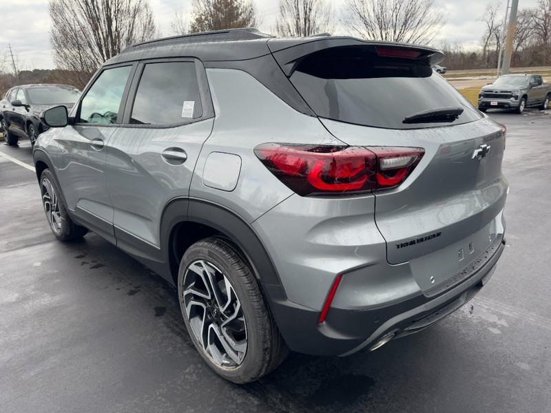 Chevrolet TrailBlazer Vehicle Image 05