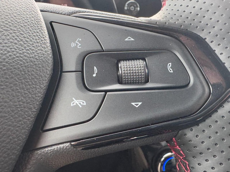 Chevrolet TrailBlazer Vehicle Image 11