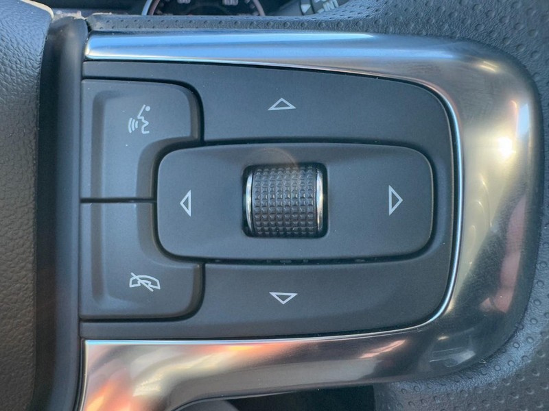 Chevrolet Blazer Vehicle Image 12