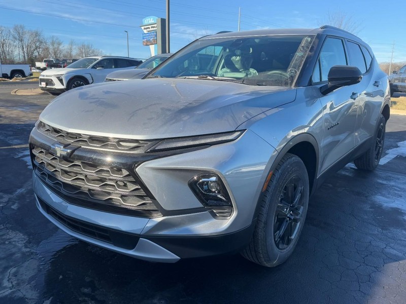 Chevrolet Blazer Vehicle Image 02