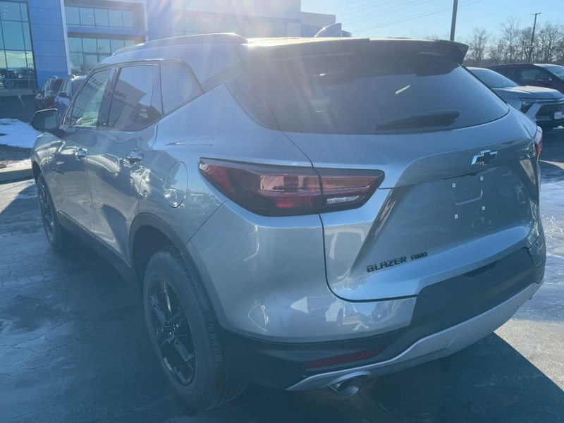 Chevrolet Blazer Vehicle Image 05