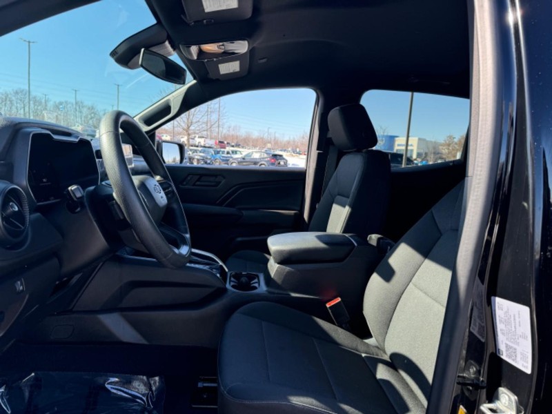 Chevrolet Colorado Vehicle Image 22