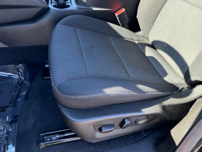 Chevrolet Colorado Vehicle Image 23