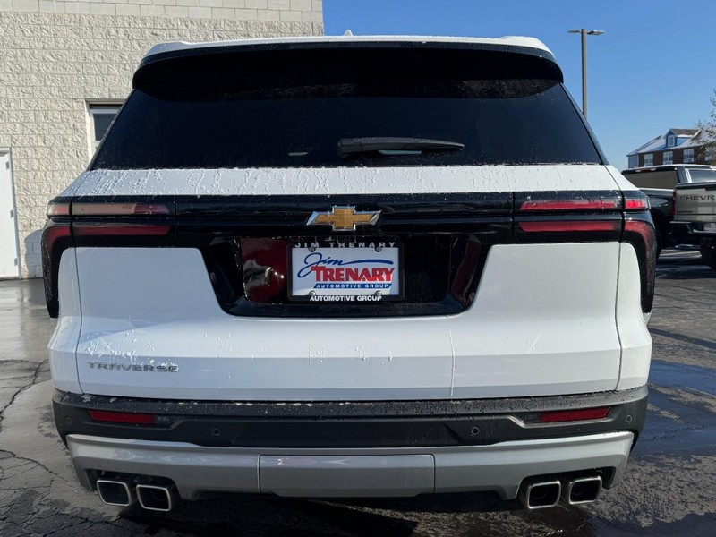 Chevrolet Traverse Vehicle Image 04