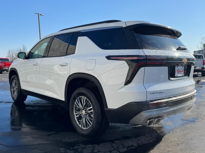 Chevrolet Traverse Vehicle Image 05