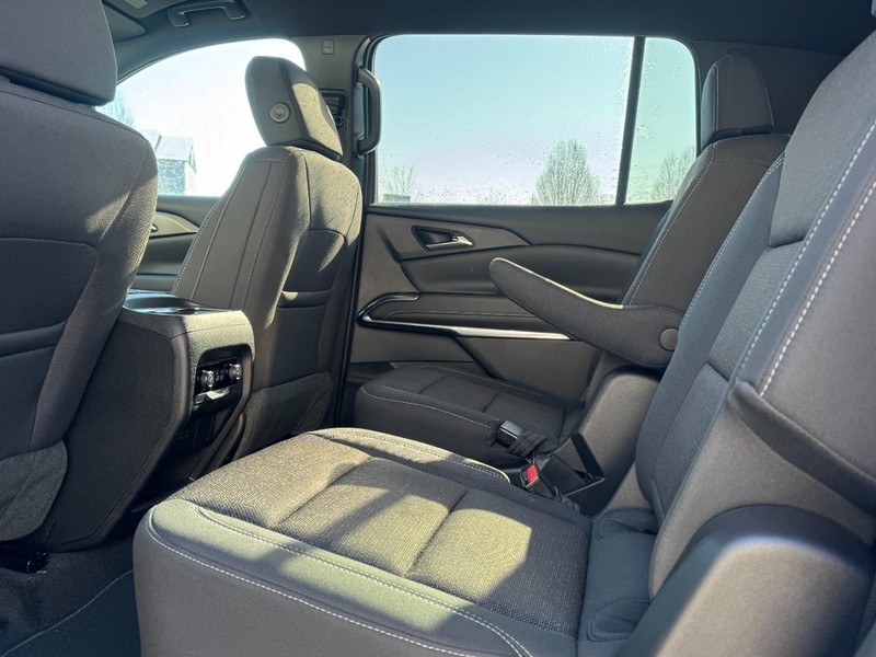 Chevrolet Traverse Vehicle Image 07