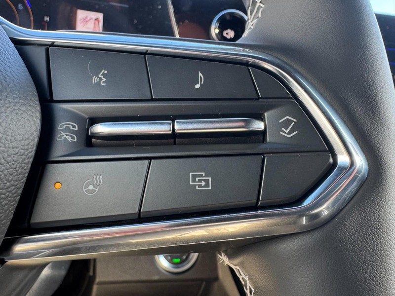 Chevrolet Traverse Vehicle Image 12