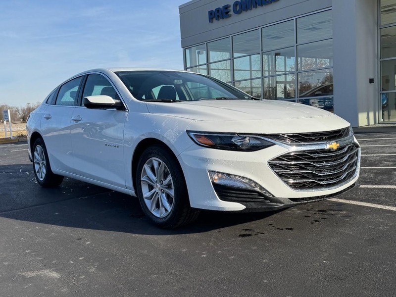 Chevrolet Malibu Vehicle Image 02