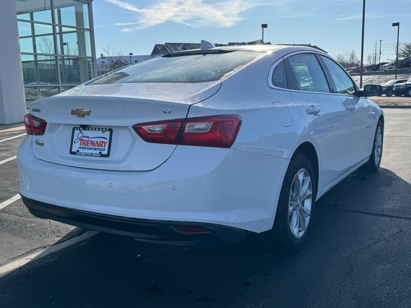 Chevrolet Malibu Vehicle Image 03