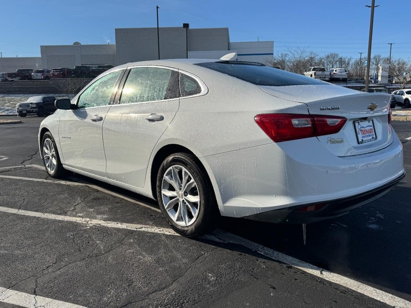 Chevrolet Malibu Vehicle Image 05