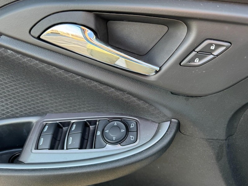 Chevrolet Malibu Vehicle Image 15