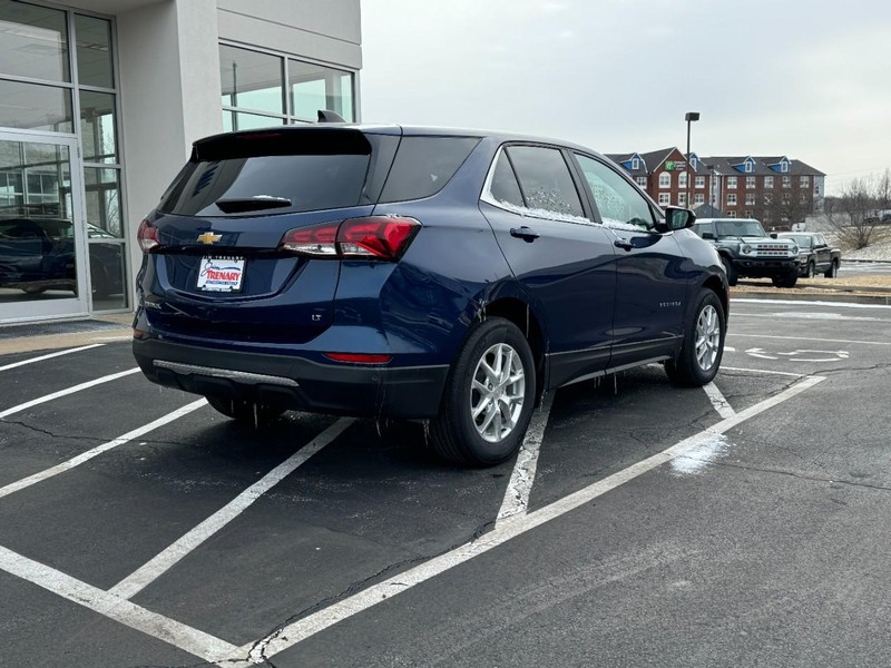 Chevrolet Equinox Vehicle Image 03