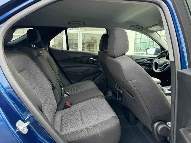 Chevrolet Equinox Vehicle Image 09