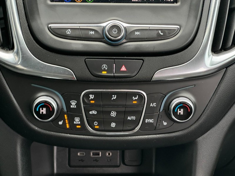 Chevrolet Equinox Vehicle Image 13