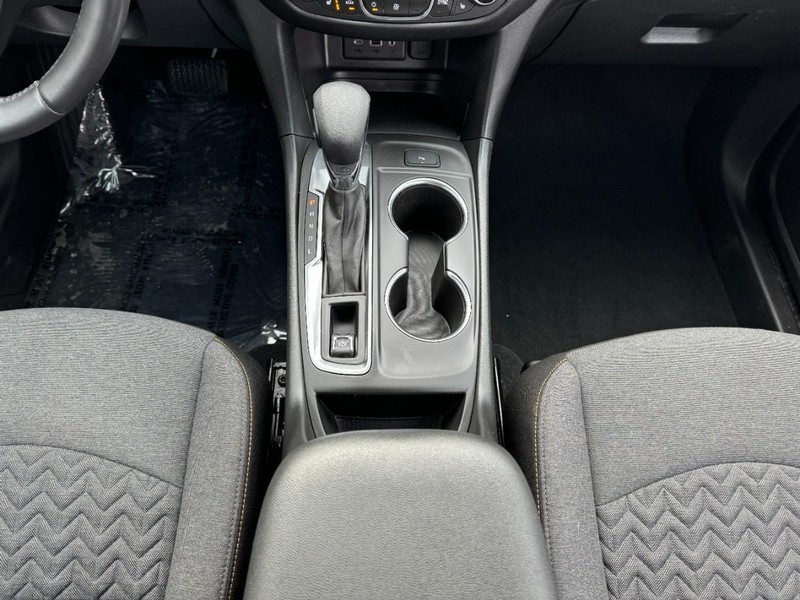Chevrolet Equinox Vehicle Image 14