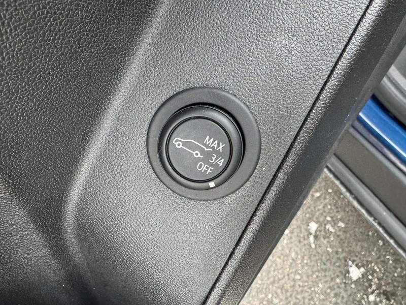 Chevrolet Equinox Vehicle Image 18