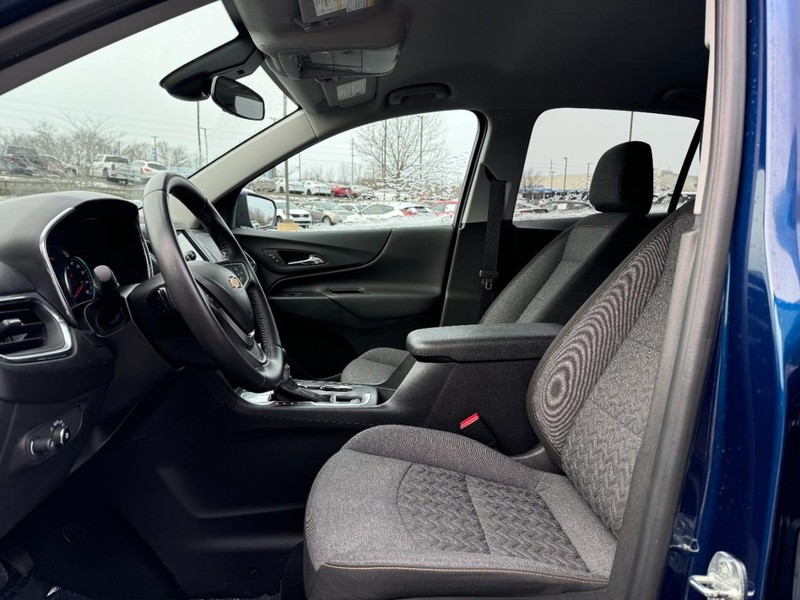 Chevrolet Equinox Vehicle Image 19