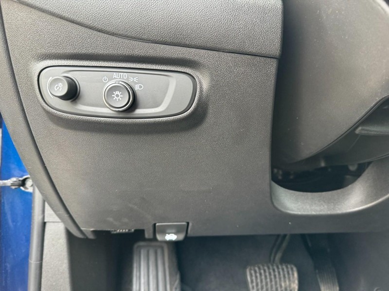 Chevrolet Equinox Vehicle Image 21