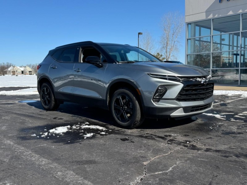 Chevrolet Blazer Vehicle Image 03