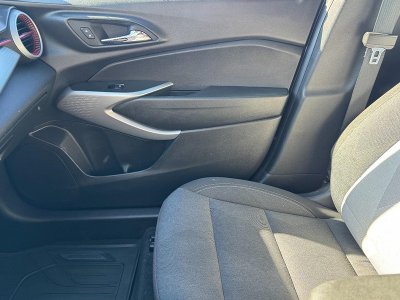 Chevrolet Trax Vehicle Image 15