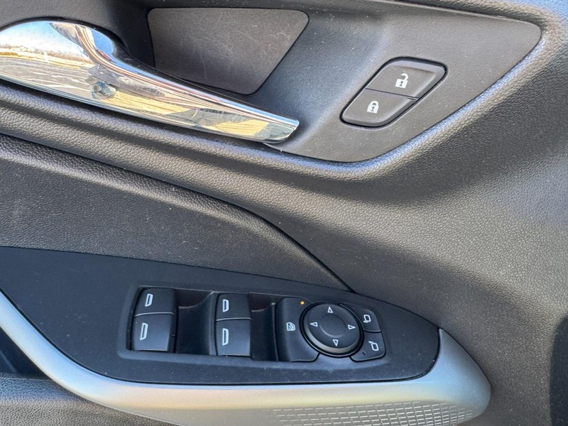 Chevrolet Trax Vehicle Image 17