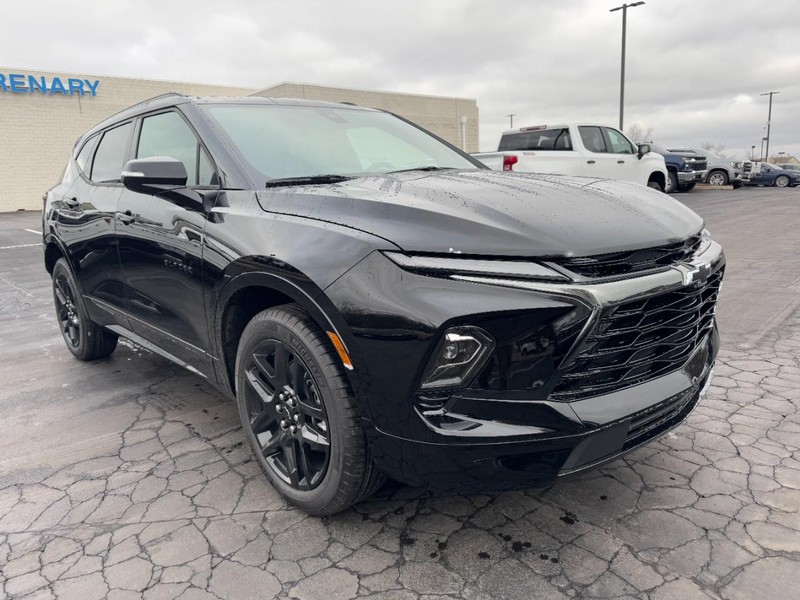 Chevrolet Blazer Vehicle Image 02
