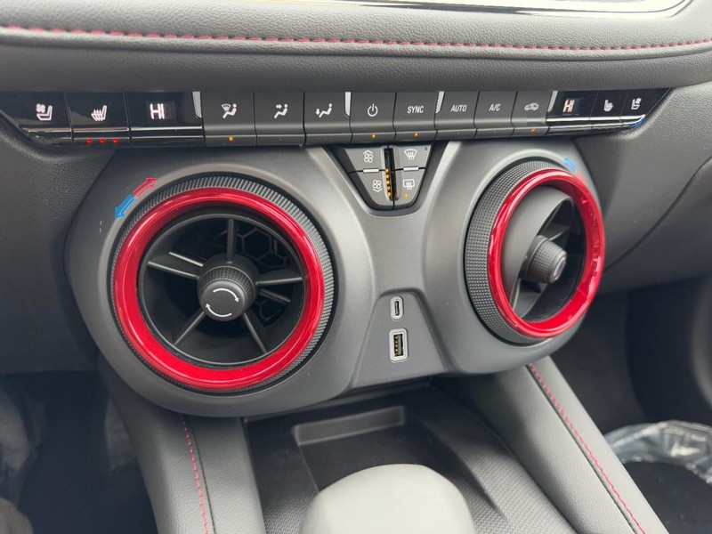 Chevrolet Blazer Vehicle Image 13