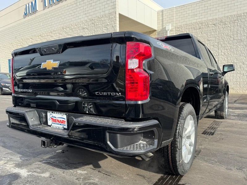 Chevrolet Silverado 1500 Vehicle Image 03