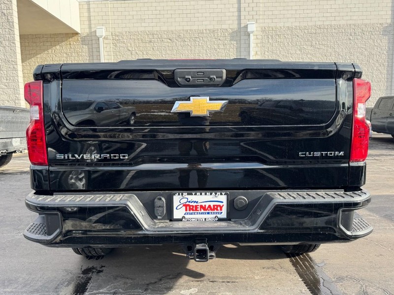 Chevrolet Silverado 1500 Vehicle Image 04