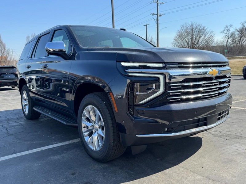 Chevrolet Tahoe Vehicle Image 02