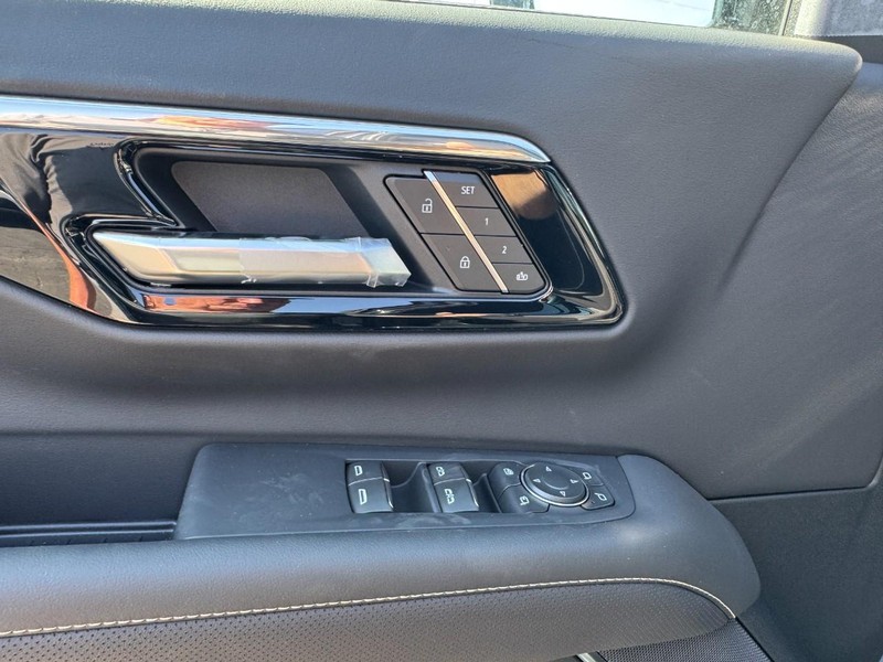 Chevrolet Tahoe Vehicle Image 09