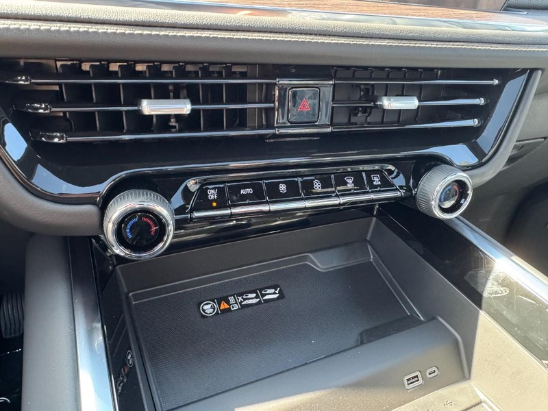 Chevrolet Tahoe Vehicle Image 13