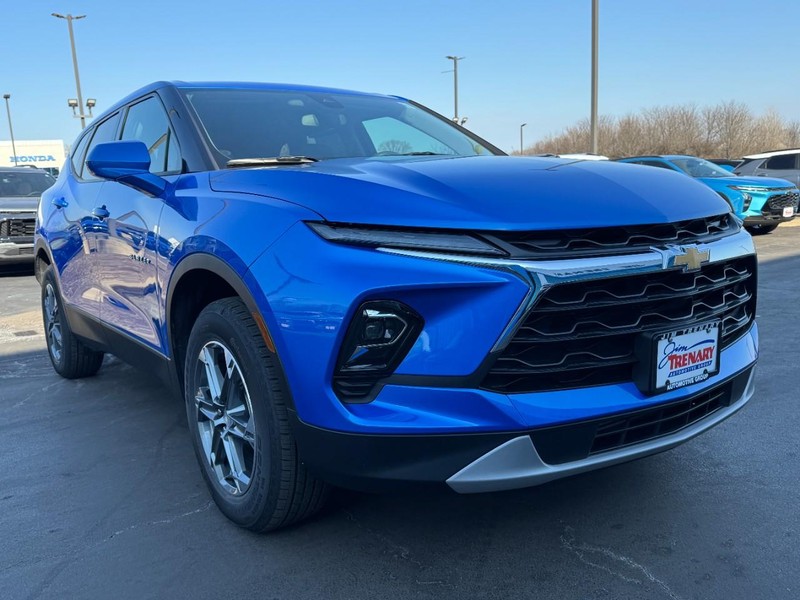Chevrolet Blazer Vehicle Image 02