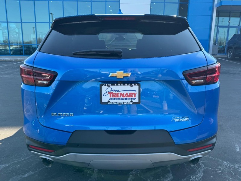 Chevrolet Blazer Vehicle Image 04