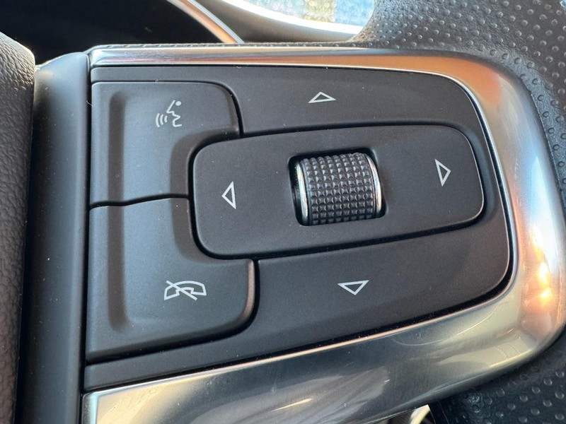 Chevrolet Blazer Vehicle Image 12