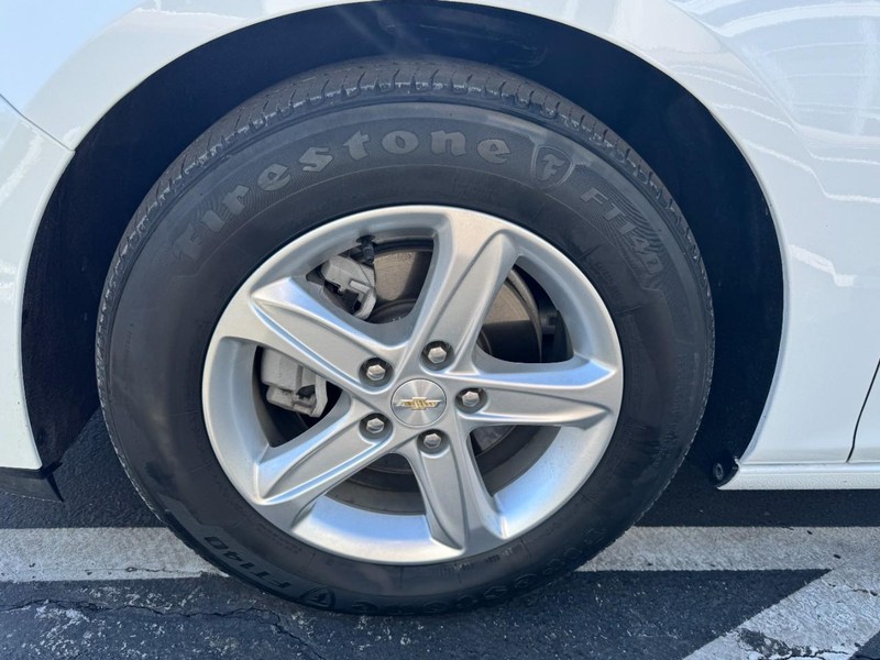 Chevrolet Malibu Vehicle Image 07