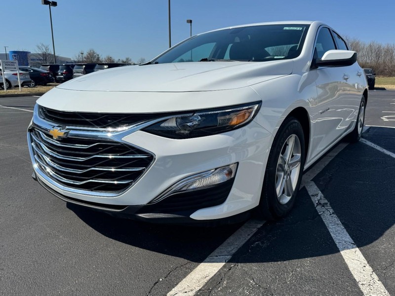 Chevrolet Malibu Vehicle Image 08