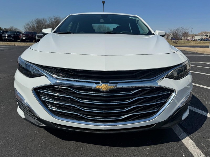 Chevrolet Malibu Vehicle Image 09