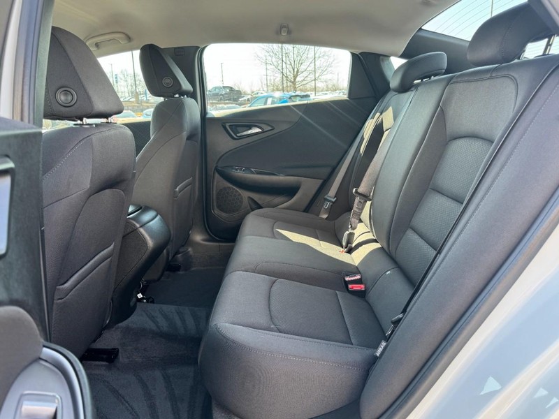 Chevrolet Malibu Vehicle Image 10