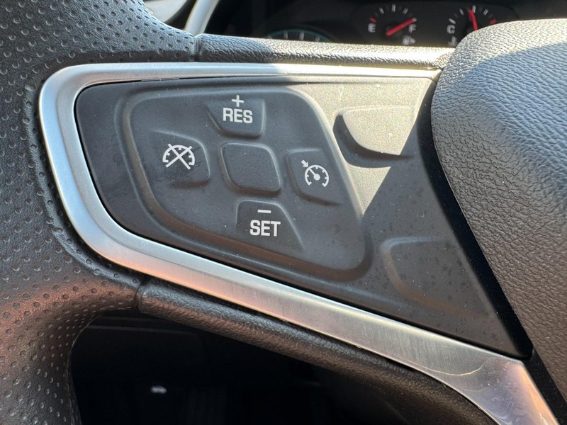 Chevrolet Malibu Vehicle Image 16